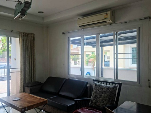 ให้เช่าบ้านเดี่ยว 3 ห้องนอน4 ห้องน้ำ หมู่บ้านรอยัลราชาวดี ใกล้รร.รุ่งอรุณ และมจธ.พระราม 2