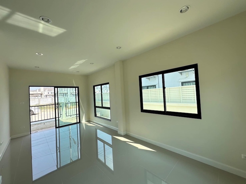 BH2720 ให้เช่าบ้าน ซีพีเอ็น นิน วงแหวน - ลำลูกกา คลอง 6 ( CPN ninn ) 4 ห้องนอน 3 ห้องน้ำ 1 โถงใหญ่ข้างบน