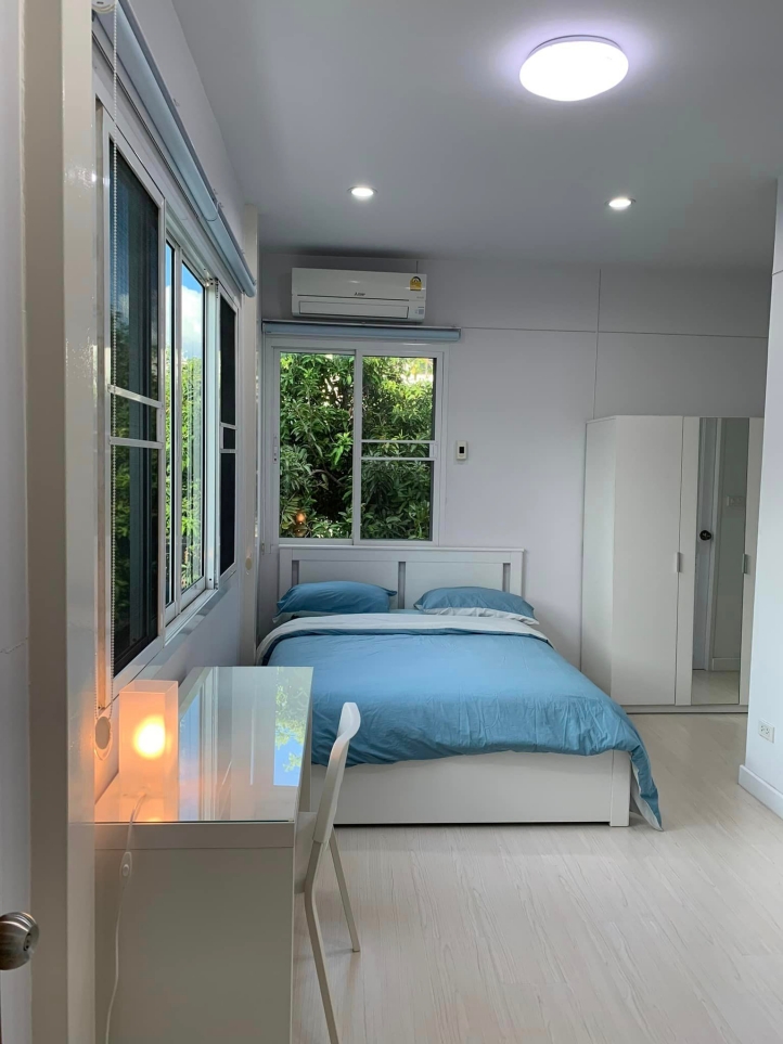 CH965 ให้เช่าบ้านเดี่ยว 30 ตรว. ใกล้ bts ตลาดพลู  ย่านวงเวียนใหญ่ให้เช่าบ้านเดี่ยวสองชั้นสวย พร้อมอยู่ 30 ตรวา 120 ตรม ทำเลดีใกล้ bts ตลาดพลู bts  วงเวียนใหญ่  สนใจติดต่อ 094-569-5997 ชาญครับขนาด- 2 ห้องนอน 3 ห้องนำ้ในตัว - เฟอร์นิเจอร์และ เครื่องใช้ไฟฟ้าพร้อม - เหมาะอยู่อาศัย 2-4 คน เงียบสงบค่าเช่า22,000 บ้าน/เดือน สัญญา 1 ปี ที่ตั้ง  แขวงดาวคะนอง เขตธนบุรี กรุงเทพมหานครติดต่อ : คุณชาญ 0945695997Line : chabubarh