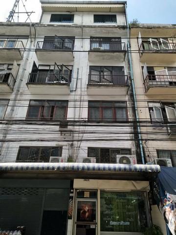 BH2719 ให้เช่าพื้นที่ร้านขนาด 54 ตรม. ในตึกแถว อยู่ในซอยสุขุมวิท 49 เดินทาง 5 นาทีจาก ทองหล่อ Agent Postcontact : คุณบัว Bua Agent 0936464597, 0826914598Line : Bua093*** ราคาเช่า 35,000 บาท/เดือน สัญญา 1 ปี BH2719 ร้านในตึกแถว 5 นาทีจาก ทองหล่อ อยู่ในซอยสุขุมวิท 49/17 พื้นที่ 54 ตรม 2 ห้องน้ำ แอร์ 1 ตัว ปั๊มน้ำ จอดรถหน้าบ้านได้ 1 คัน - อยู่อาศัยได้ (แบ่งได้สองห้อง) - หรือเปิดร้านกาแฟ - ทำออฟฟิศได้ - ขอไม่เปิดร้านอาหาร ห่างจาก รพสมิเวช 900