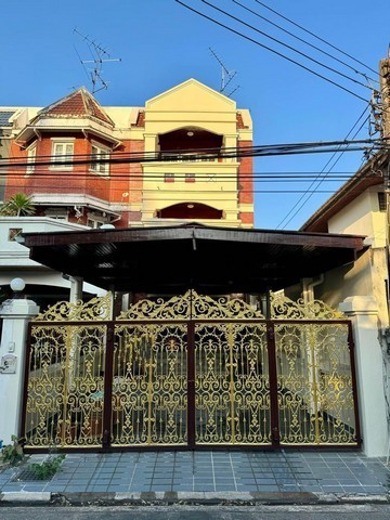 ให้เช่าทาวโฮมใกล้ เดอะมอลล์งามวงศ์วาน ,ตลาดบองมาร์เช่มาร์เก็ตพาร์ค 5ห้องนอน ประชาชื่น