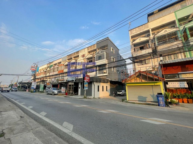 อาคารพาณิชย์ 4.5 ชั้น ซอยกรมที่ดินบางบัวทอง