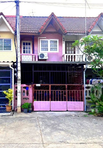 รหัสทรัพย์ F5606ขายทาวน์เฮาส์ 2 ชั้น ใกล้ร้านเครื่องใช้ไฟฟ้า(สยามชัย) สี่แยกไฟแดงถนนประชาอุทิศ:: รายละเอียด ::-เนื้อที่ 16.1 ตรว. -หน้ากว้าง  4 เมตร-2 ห้องนอน -2 ห้องน้ำ-จอดรถ  1 คัน-ปัจจุบันมีผู้เช่า พร้อมเช่าต่อ (ค่าเช่าเดือนละ 3,500.-)--------------------------------:: สถานที่ใกล้เคียง ::-ป้าโอ๋ ก๋วยเตี๋ยวไทยโบราณ  40 ม.-ร้านเครื่องใช้ไฟฟ้า สยามชัย   600 ม.-รพ.สต. ประชาอุทิศ   700 ม.-สถานีรถไฟ  1.6  กม.-รร.เฉลิมขวัญสต