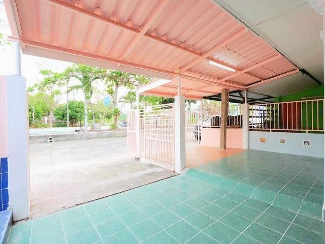 บ้าน 36 ตารางวา ใกล้สี่แยกพีเอ็มวาย ระยอง จอดรถ 2 คัน ผ่อน 6000