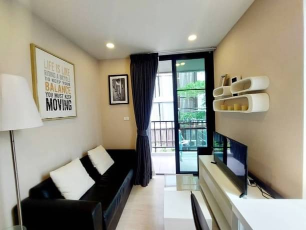 ขาย 3.59 ล้าน 31 ตรม. คอนโด ปาล์มสปริงส์ นิมมาน รอยัล บนถนนศิริมังคลาจารย์ ห้องมุม เฟอร์นิเจอร์ครบ หิ้วกระเป๋าพร้อมเข้าอยู่ได้เลย