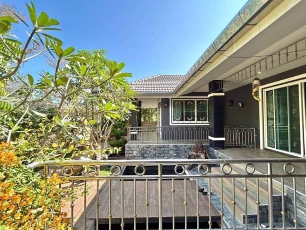 โซนสารภี ขาย 5.9 ล้าน 200 ตรว. 5 นอน 4 น้ำ บ้านเดี่ยวชั้นเดียว บรรยากาศดี ร่มรื่น น่าอยู่ พร้อมเฟอร์นิเจอร์ หิ้วกระเป๋าเข้าอยู่ได้เลย