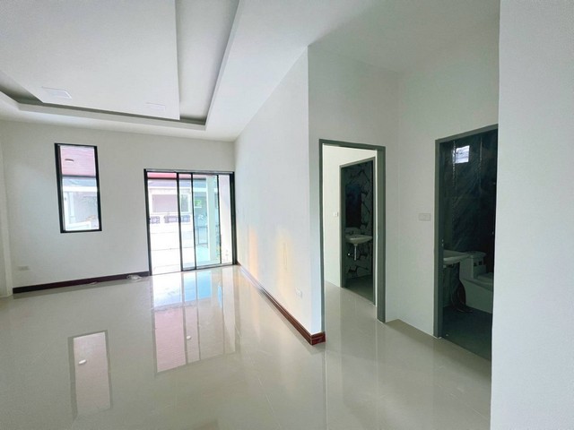 บ้านเดี่ยว โครงการสร้างใหม่ ใกล้ห้าง CK ปลวกแดง ผ่อนเพียง 8000 บาท