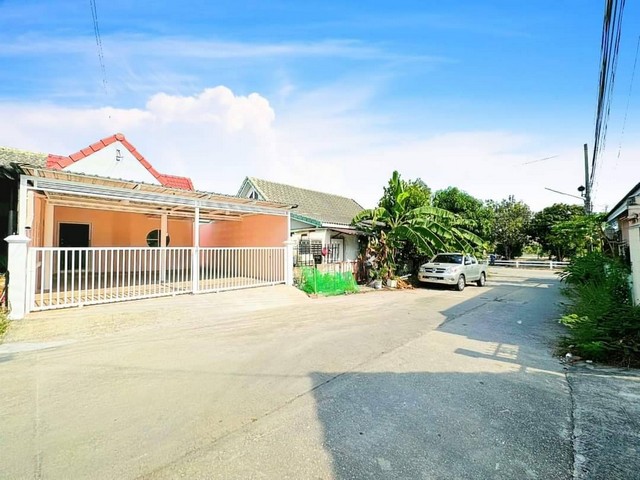 บ้านติดถนน เส้นคลองน้ำหู ใกล้กรอกยายชา 34 ตารางวา ผ่อน 6000 