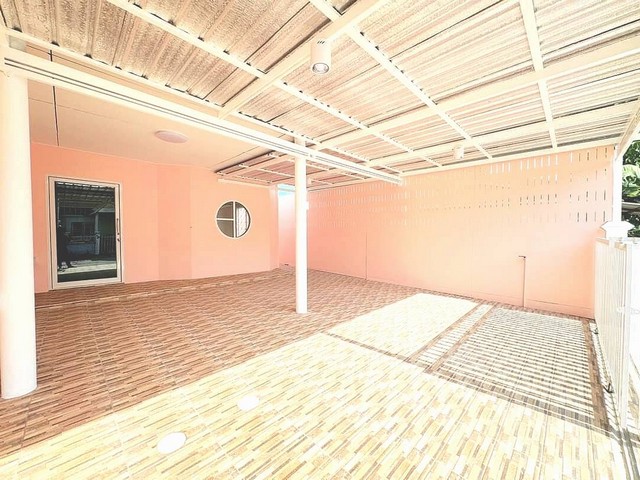 บ้านติดถนน เส้นคลองน้ำหู ใกล้กรอกยายชา 34 ตารางวา ผ่อน 6000