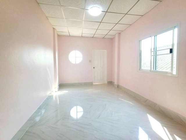 บ้านหลังมุม ทำเลดี ติดถนน ใกล้เซ็นทรัลระยองเพียง 5 นาที ผ่อน 5000