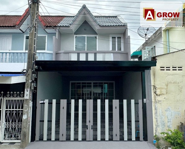 ม.ทรัพย์เจริญ รีโนเวทใหม่พร้อมอยู่ ที่ตั้ง : ซ.2 ต.ปากคลองบางปลา อ.พระสมุทรเจดีย์ จ.สมุทรปราการ รหัสทรัพย์ : AGT00234ราคาขาย : 1,390,000 บาทรายละเอียด :- ทาวน์เฮ้าส์ 2 ชั้น- เนื้อที่ 16 ตร.ว.- 2 ห้องนอน- 2 ห้องน้ำ - 1 ห้องครัว - 1 ที่จอด จุดเด่น : - เดินทางสะดวก - บ้านรีโนเวทใหม่พร้อมอยู่ ทำหน้าบ้านใหม่หลังคาใหม่ ปูกระเบื้องใหม่ ทำห้องครัวใหม่พร้อมใช้งานเคาร์เตอร์และซิ้งล้างสถานที่ใกล้เ