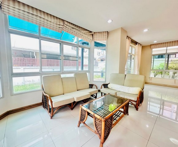 ขายบ้านเดี่ยวหลังใหญ่ ศรีราชา มบ.ปวีณวรรณ สุรศักดิ์ ศรีราชา ชลบุรี FSP-H029