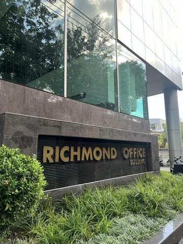 ขายห้องชุดสำนักงานอาคารริชมอนต์ชั้น15 162 ตร.ม.ซอยสุขุมวิท26ใกล้BTSพร้อมพงษ์ราคาขาย 12,000,000 บาท ราคาเช่า 80,000 บาท / เดือนที่ตั้ง ถนนสุขุมวิท ซอยสุขุมวิท 26 แขวงคลองตัน เขตคลองเตย กรุงเทพมหานคร 10110ติดต่อ : คุณภัสพงณ์ 063-409-8164Line : deedaa23พื้นที่ใช้สอย 162.73 ตารางเมตร จอดรถ 2 คันเพดานสูง 2.70 เมตร โปร่งโล่งสบาย มีห้องเล็กกั้น 3 ห้อง ใช้เป็นห้องเรียนสอนพิเศษ ออฟฟิส แยกกั้นห้องทำงานหรือห้องประ