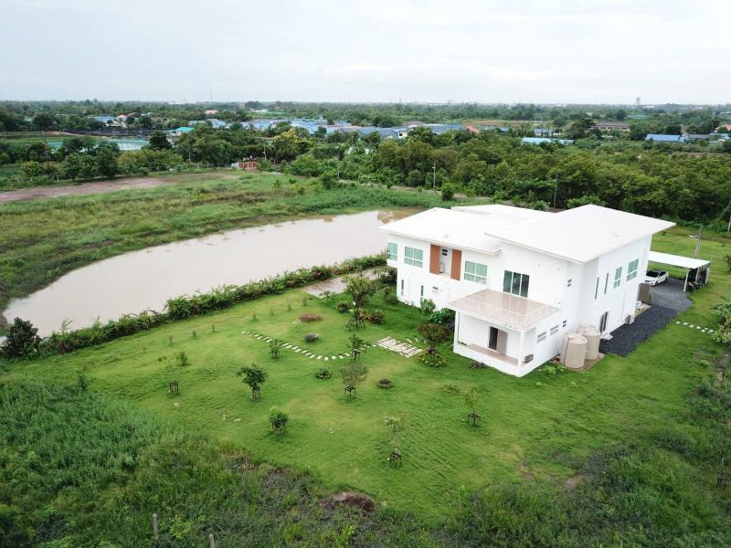 ขายที่ดิน6ไร่พร้อมบ้านเดี่ยว2ชั้นพื้นที่ใช้สอย1000ตร.ม.ย่านอ.เมืองฉะเชิงเทราจ.ฉะเชิงเทราไฟฟ้า 3 เฟส และ ระบบหลังคาSolar Roof เหมาะสำหรับอยู่อาศัย บ้านพักผู้สูงอายุ โรงพยาบาลขนาดเล็กค่าเฟ่ ร้านอาหาร พื้นที่แคมปิ้ง ริมสระน้ำขนาดใหญ่ พร้อมเฟอร์นิเจอร์ครบครันพร้อมเข้าดำเนินการใกล้แม่น้ำบางประกง , วัดสมาน , รพ.โสธาราเวช , รพ.ฉะเชิงเทรา,วัดหลวงพ่อโสธรอายุบ้าน 3 ปี หันห�