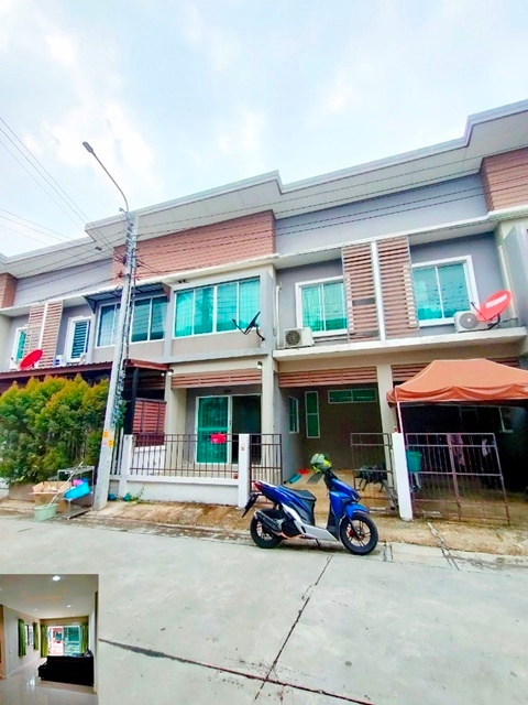 บีทีเอ็น ทำเลดี 18ตรว. 105ตรม.MRT บางพลู ให้เช่าทาวน์เฮาส์ 2 ชั้น 11,999B-M ใกล้ท่ารถเซ็นทรัลเวสเกต 3นอน 2น้ำ 1จอดรถ 1แอร์ บิ๊กซี รัตนาธิเบศร์MRT Bang Phlu 2-story townhouse for rent BTN good location 18sq.wa. 105sq.m. 11,999B-M near Central Westgate bus terminal 3 bedrooms 2 bathrooms, 1 parking space, 1 air conditioner, Big C Rattanathibet.ซ.บางรักใหญ่ 12-24 ถ.รัตนาธิเบศร์ ตำบลบางรักพัฒนา อำเภอบางบัวทอง นนทบุรี 11110หน้ากว้าง 6 เมตร                     Width 6 meters18ตรว.                         18 sq.wa.105ตรม.                        105 sq.m. 3 ห้องนอน 1 ห้องนั่งเล่น2 ห้องน้