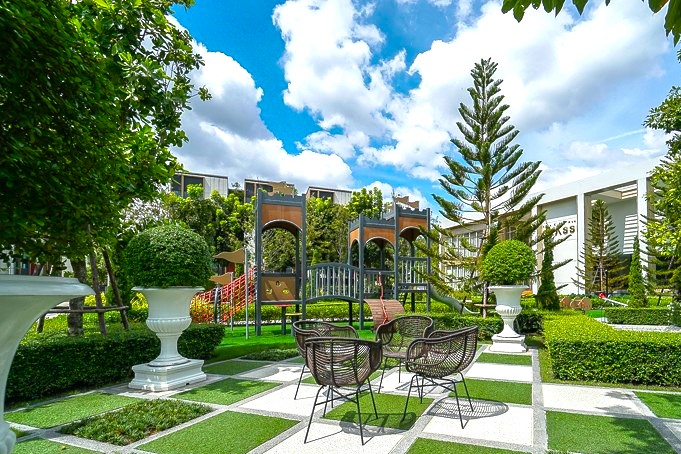 ให้เช่าทาวน์โฮมหรู บ้านกลางเมือง คลาสเซ่ สุขุมวิท 77  ใกล้ โรงเรียนนานาชาติ Bangkok Prep  พร้อมเฟอร์ เหมาะอยู่อาศัย หรือ ทำ Office