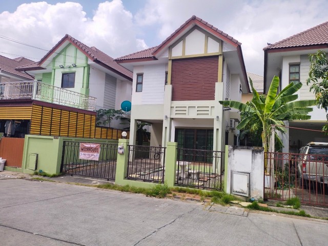 หมู่บ้านสิริมณี ถ.รามอินทรา เขตคลองสามวา กรุงเทพมหานคร