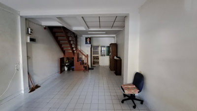 ภัทรินทร์เฮ้าส์  ทาวน์เฮ้าส์ สภาพใหม่ ซอยรัตนาธิเบศร์ 24 ตำบลบางกระสอ อ.เมืองนนทบุรี จ.นนทบุรี