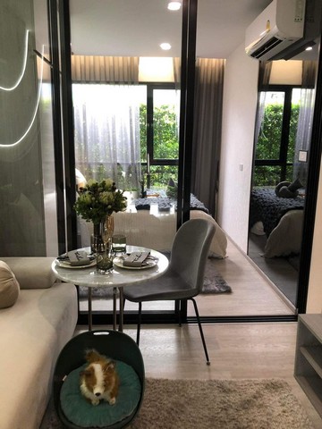 Sub1012ขายดาวน์โครงการ ORIGIN PLUG & PLAY SIRINDHORN STATION ตึกB ชั้น 10ขายดาวน์เหลือ 80,0000 บ.จาก 140,000 บ.ผ่อนแล้วกับโครงการ ORIGIN PLUG & PLAY SIRINDHORN STATIONคอนโดตึกสูง ติดถนนใหญ่ใกล้ MRT สิรินธรOrigin สิรินทร ใกล้สะพานกรุงธน ซังฮี เสร็จสิ้นปีนี้ 2567คอนโดอยู่ติดกับสถานี MRTสิรินธร ตึกB ชั้น 10 แบบห้อง1นอน พท.25.40 ตร.ม. วิวสระว่ายน้ำ  ห้องแบบครัวปิดด้านนอกไม่มีกลิ่นอาหารรบกวนในห้อง มีของแถมตามรายละเอียดดังนี้แอร์ ชั้นวางทีว