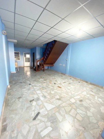 ขายทาวน์เฮาส์ 2 ชั้น ใกล้ร้านเครื่องใช้ไฟฟ้า(สยามชัย) สี่แยกไฟแดงถนนประชาอุทิศ ซอยร้านก๋วยเตี๋ยวป้าโอ๋