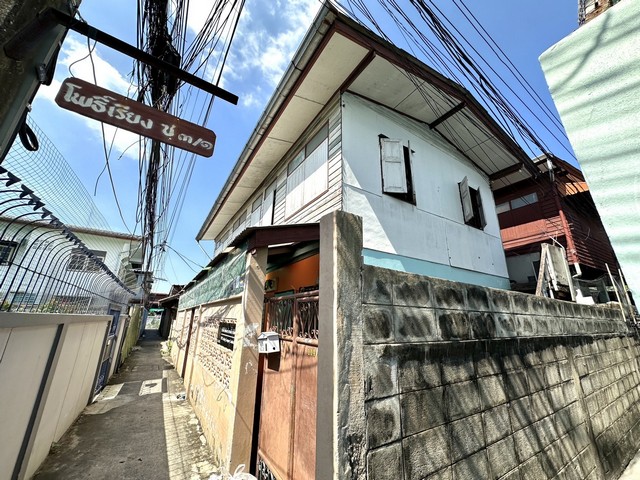 บ้าน 2 ชั้น 43 ตร.ว ซ.จรัญสนิทวงศ์ 18  4 นอน 4 น้ำ ใกล้รถไฟฟ้า bts พาณิชยการธนบุรี