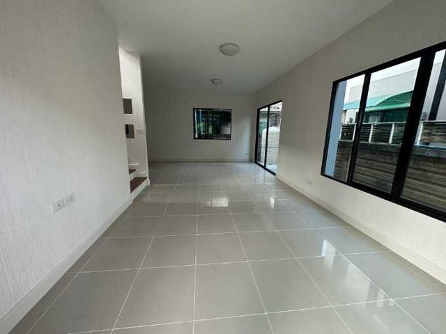 ขายบ้านแฝด พร้อมพัฒน์ ไพร์ม ขนาด 40.7 ตร.ว.สามวาตะวันตก เขตคลองสามวา กรุงเทพมหานคร