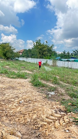 ขายบ้านพร้อมที่ดินขนาด 2 ไร่ 64 ตารางวา  ตำบลหินเหล็กไฟ อำเภอหัวหิน จังหวัดประจวบคีรีขันธ์#รายละเอียดทรัพย์-ที่ดินขนาด 2 ไร่ 64 ตารางวา พร้อมบ้าน 1 หลัง-ที่ดินติดถนนดำสามารถเดินทางออกไปศิลปกรได้-ที่ดินเหมาะทำธุรกิจค้าขายหรือสร้างพูลวิลล่า*** ราคาเพียงไร่ล่ะ 2 ล้านบาท##สนใจติดต่อโทร0979207789House for sale with land size 2 rai 64 square wa, Hin Lek Fai Subdistrict, Hua Hin District, Prachuap Khiri Khan Province.#Property details-Land size 2 rai 64 square wah with 1 house.-Land next to black road, able 