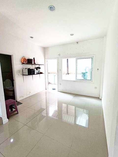 ซาฟารีเวิลด์ ให้เช่าทาวน์โฮม 2 ชั้น พาทาโกเนีย 22ตรว. 160ตรม. 3นอน 2น้ำ 1จอดรถ เข้าออกได้หลายเส้นทาง ตลาดน้ำพระยาสุเรนทร์