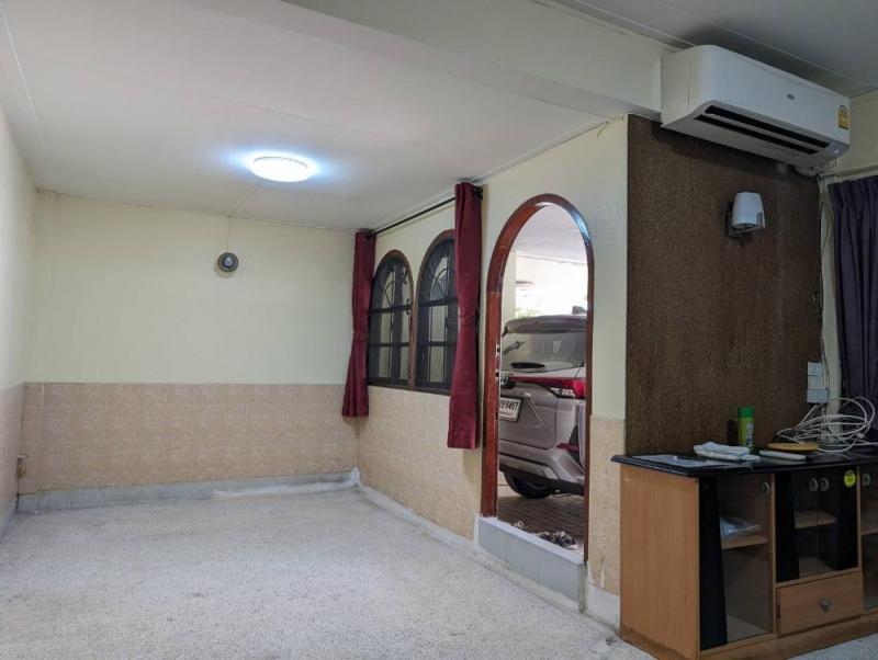 ให้เช่าทาวน์เฮาส์ 2 ชั้น ย่านปรีดีพนมยงค์ 31 เอกมัยทองหล่อสุขุมวิท 71