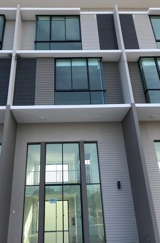 ให้เช่าทาวน์โฮม3.5ชั้น โครงการPATIOอ่อนนุช-ลาดกระบังติดถนนลาดกระบัง เหมาะทำออฟฟิศ หรือร้านค้า