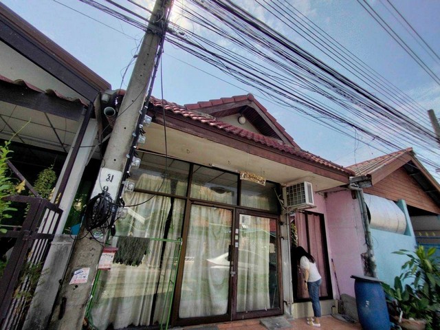   รายละเอียดเพิ่มเติม Code ID :  P๋J 24-06-2022  ราคาขาย  1,045,000 บาท- ขนาดพื้นที่ :   22 ตรว.- พื้นที่ใช้สอย :   -- จำนวนห้อง :   1 ห้องนอน 1 ห่้องน้ำ - ที่จอดรถ :       คัน- บ้านหันทางทิศ : -   สถานที่ใกล้เคียง- ใกล้โรงพยาบาลเวชการุณรัศมิ์- ใกล้เทสโก้ โลตัส ดีพาร์ทเม้นท์สโตร์ หนองจอก- ใกล้ท็อปส์ซุปเปอร์มาร์เก็ต หนองจอก   สอบถามเพิ่มเติม/นัดชมโทร. 097-419-5982(พลอย)โทร. 096-932-4624(ออมสิน)Line : @panaya (มี@ด้านหน้า)ปรึกษาสินเชื่อ