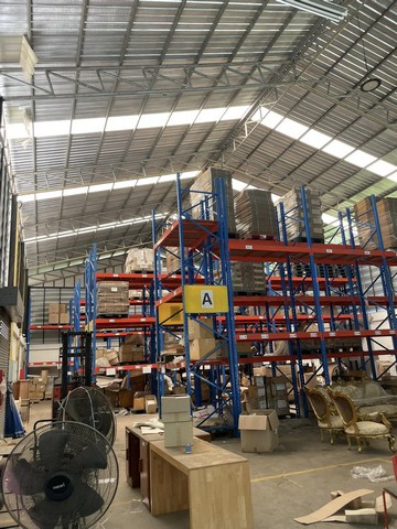 ให้เช่าโกดังที่ดิน 500 ตารางวา มีโกดัง 2 หลังติดกัน หลังละ 450 ตร.ม. รวม 900ตร ม. สวนหลวง2 อำเภอกระทุ่มแบน