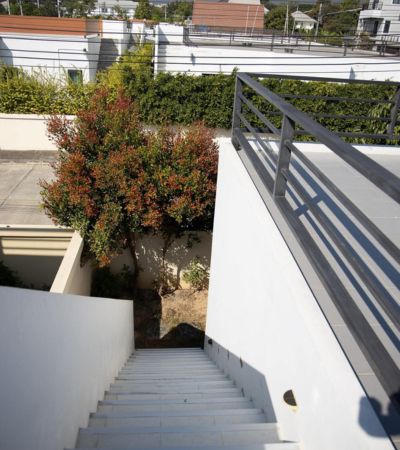 หมู่บ้านชญยลวิว พร้อมเข้าอยู่ได้เลย ทำเลใกล้ มช. นิมมาน 10 นาที  แปลงหัวมุม มีดาดฟ้า ฮวงจุ้ยดีมาก  สามารถทำโฮมออฟฟิศได้