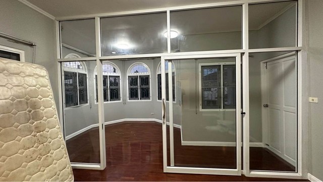 ให้เช่าบ้านเดี่ยว หมู่บ้าน ภัสสร 1  รังสิต คลอง 3  ตกแต่งใหม่  ติดกับ big C extra