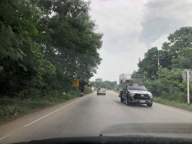 ขายที่ดิน 34 -2-95ไร่ แบ่งขาย ขายไร่ละ 350,000 บาท พร้อมโอน  8 โฉนด ฉ.27988-27995  ต.ตากตก อ.บ้านตาก จ.ตาก   ที่สวยติดถนนดำ  ติด ทล.1107 ติดถนนคอนกรีตดำ 2 เลน กว้างขวาง ทางหลวงชนบท ทล.1107 ด้านข้างติดทางสาธารณประโยชน์ ติดทางยาวตลอดแนว 2 ด้าน ขายราคาไร่ละ 350,000 บาท ค่าใช้จ่ายวันโอนทั้งหมดคนละครึ่ง ที่ดินล้อมเสารั้วลวดหนามแล้วด้านข้าง ที่สวยทำเลดีมาก เดินทางสะดวกสบายเข้าออกได้หลายเส้นทาง ห