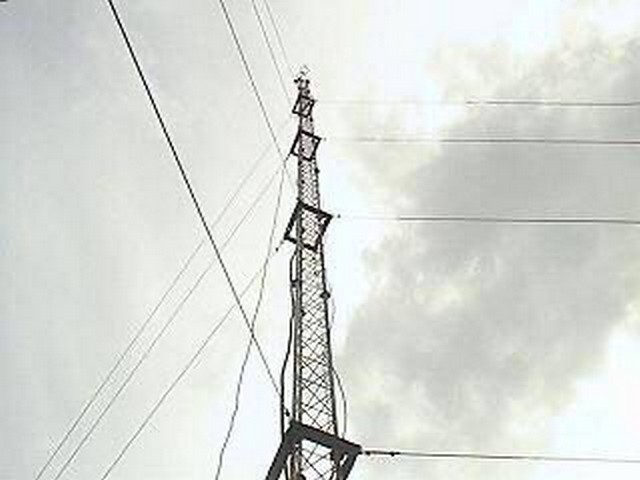  เซ้ง-ขาย กิจการสถานีวิทยุชุมชน FM นนทบุรี 250000 บาท เช่า 20000บาท  หนังสืออนุญาตถูกต้องชัดเจน ดำเนินการออกอากาศ  ON AIR ได้เลย สามารถย้ายที่ตั้งในย่านนทบุรีและบริเวณใกล้เคียง  ออกอากาศได้อย่างถูกต้องตามหนังสืออนุญาต ขายเซ้งพร้อมเครื่องส่ง 500 วัตต์ เสาส่งวิทยุ 30เมตร สายสัญญาณ เบย์เซลคูร่าเขาควาย 4ชุด คอม มิกเซอร์ เครื่องLeonics UPS with stabilizer ไมค์พร้อมหูฟัง สายHadiac หรือสนใจซื้อเฉพ