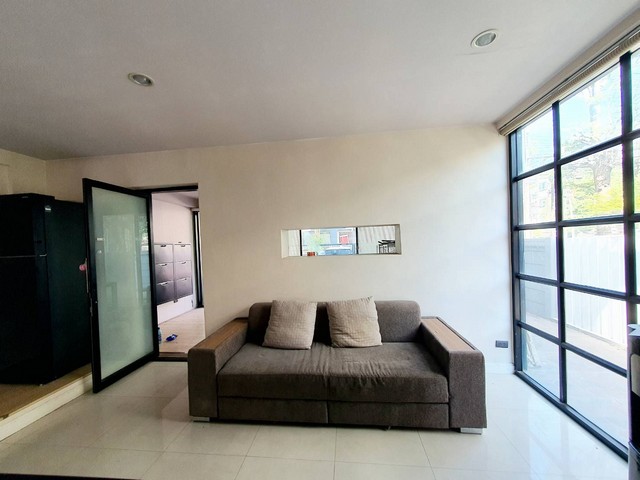 ทาวน์เฮาส์ อารียา แมนดารีน่า สุทธิสาร  8900000 BAHT. ไม่ไกลจาก รถไฟฟ้า MRT สุทธิสาร ดีดี แปลงมุม