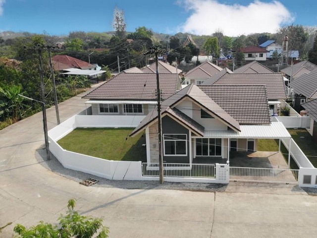 ขายบ้านใกล้เมืองเชียงใหม่ บ้านสร้างใหม่ แปลงพร้อมโอนแปลงสุดท้าย เข้าเมืองแค่ 5นาที บ้านใกล้ 89 พลาซ่า