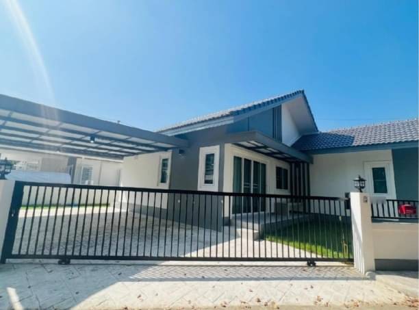 ให้เช่า 20,000 บาท/เดือน บ้านแหวน หางดง บ้านเดี่ยวชั้นเดียว สไตล์โมเดิร์น เฟอร์นิเจอร์และเครื่องใช้ไฟฟ้าครบ ใกล้กาดฝรั่ง 3 นาที