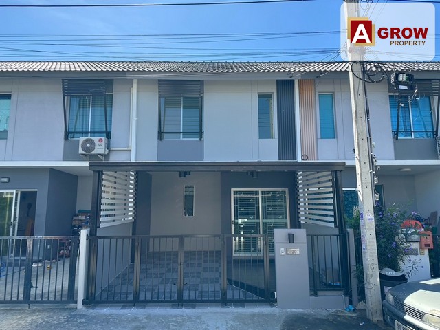 ม.พฤกษา87/2  ศรีนครินทร์ รีโเนเวทใหม่พร้อมอยู่ที่ตั้ง : ถนนครินทร์ ต.บางแก้ว อ.บางพลี จ.สมุทรปราการ รหัสทรัพย์ : AGT00250ราคาขาย : 2,190,000 บาทรายละเอียด :- ทาวน์เฮ้าส์ 2 ชั้น - เนื้อที่ 16.4 ตร.ว.- 3 ห้องนอน- 2 ห้องน้ำ- 1 ห้องครัว- 1 ที่จอด***แถมฟรี***- ปั้มน้ำจุดเด่น : - เดินทางสะดวก - บ้านรีโนเวทใหม่พร้อมอยู่ รีโนเวทบ้านใหม่ ทำหลังคาใหม่ปูกระเบื้องโรงจอดรถใหม่ ทำห้องครัวใหม่พร้อมเคาน์เตอร์