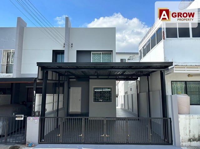 ม.ดิ โอโซน เทพารักษ์-บางบ่อ รีโนเวทใหม่พร้อมอยู่ ที่ตั้ง : ถนนเทพารักษ์ ต.บางบ่อ อ.บางบ่อ จ.สมุทรปราการรหัสทรัพย์ : AGT00245 ราคาขาย : 2,450,000 บาทรายละเอียด : - บ้านแฝด 2 ชั้น- เนื้อที่ 37.5 ตร.ว.- 2 ห้องนอน- 2 ห้องน้ำ- 1 ห้องครัว - 2 ที่จอด ***แถมฟรี***- ปั้มน้ำ จุดเด่น : - เดินทางสะดวก ถนนเส้นเทพารักษ์ ใกล้ตลาดสดแสงทอง - บ้านรีโนเวทใหม่พร้อมอยู่ ต่อเติมหลังคาหน้าบ้านปูกระเบื้องรอบบ้าน ง่ายต่