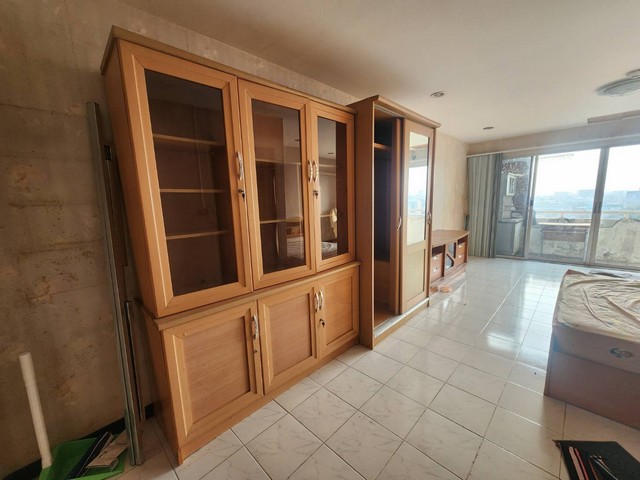 ให้เช่าคอนโดสุขสวัสดิ์ โมเดิร์น คอนโดวิว 33 ตรม สตูดิโอ หน้าคอนโดมีป้ายรถเมล์ขึ้นทางด่วนได้เลยคอนโดมีสระว่ายน้ำ ฟิตเนสสถานที่ใกล้เคียง@ มหาวิทยาลัยพระจอมเกล้าธนบุรี 2 ป้ายรถเมล์@ ธนาคารกสิกร สำนักงานใหญ่@ พระราม 3@ สุขสวัสดิ์@ ทางด่วนสุขสวัสดิ์เพียง 1 นาที@ บางปะกอกเฟอร์และเครื่องใช้ไฟฟ้ามีซิงค์ล้างจานโต๊ะเครื่องแป้ง + เก้าอี้ 1 ตัวเตียง + ที่นอนแอร์ 1 ตัวตู้