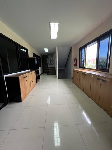 ขาย/เช่า อาคารสำนักงาน 3 ชั้น ทำเลดี ใกล้ BTS-แบริ่ง ซอยแบริ่ง 52 สมุทรปราการ