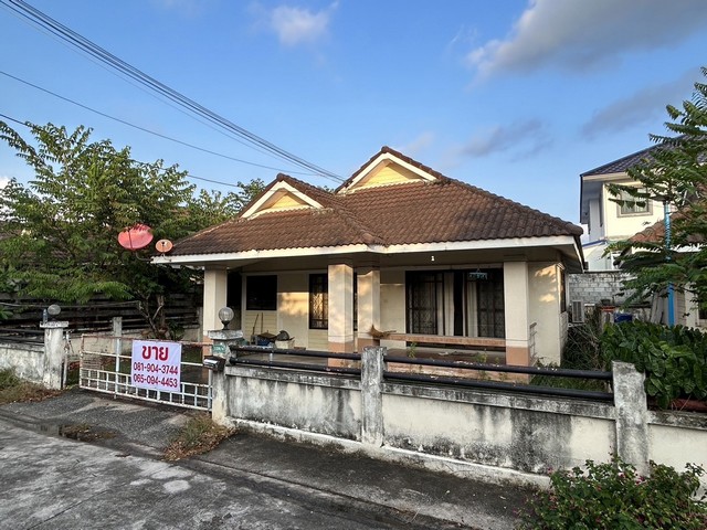 ขายด่วน บ้านเดี่ยว หมู่บ้านแมกไม้แหลมฉบัง 1 อำเภอบางละมุงจังหวัดชลบุรีเนื้อที่ 50 ตารางวา 2 ห้องนอน 2 ห้องน้ำมีเเอร์ 2 ตัว บ้านไม่มีคนอยู่และไม่มีค่าส่วนกลางราคาขาย 1,790,000 บาท จุดเด่นของโครงการ บ้านแมกไม้แหลมฉบัง 1* เดินทางสะดวกสามารถเข้าออกได้หลากหลายเส้นทาง อาทิ ถนนสุขุมวิท และ ถนนทุ่งกราด* โครงการรายล้อมด้วยสิ่งอำนวยความสะดวก อาทิ ห้างแมคโคร สาขาแหลมฉบัง ม