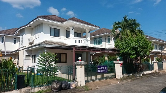 ขายบ้านเดี่ยว สอง ชั้น หมู่บ้านลากูน่าโฮม เฟส 5 บ้านโจ้ ส้ันคะยอม ต.สันทรายน้อย อ.สันทราย เชียงใหม่ 72 วา 4 นอน 2 น้ำ 1 ครัว เทอเรสหลังบ้าน ศาลา สนามหญ้า จอดรถในบ้านได้ 4 คัน แอร์ 2 ตัว ปั้มน้ำ แท็งค์น้ำ ห้องแม่บ้าน เข้าออกระบบคีย์การ์ด ยามรักษาการณ์ 24 ชม ขายถูก  3.45 ลบ โฉนดพร้อมโอน เข้าธนาคารได้เต็ม เพิ่มเติม  0910781531