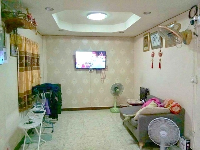 ให้เช่าทาวน์เฮ้าส์ 2 ชั้น หลังริม 34ตรว.พหลโยธิน นาโฉง ตลาดจตุจักร สระบุรี 164ตรม. ถูกมาก 3นอน 2น้ำ 1จอดรถ 2แอร์ ติดถนนใหญ่ 