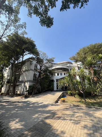 BR478 ให้เช่าหรือขายอาคารสำนักงาน5ชั้น เนื้อที่ 3ไร่ รามอินทรา เสรีไทย สวนสยาม มีลิฟต์โดยสาร ใกล้แฟชั่นไอซ์แลนด์สนใจติดต่อ : คุณสราวุฒิ Tel. 0994108945 Line : ballwuth ราคาเช่า 350,000 บาท/เดือน ( ประกัน3 ล่วงหน้า1 )ขาย 150 ล้านบาทเนื้อที่ 3 ไร่ พื้นที่ใช้สอยภายใน 3,000 ตารางเมตร มีแอร์ครบ ปรับปรุงใหม่ทั้งหลังจอดได้ 15-20 คันอาคารสำนักงาน 5ชั้น ถนนรามอินทรา เสรีไทย เขตคันนายาวห้องน้ำแยกชายหญิงพร้