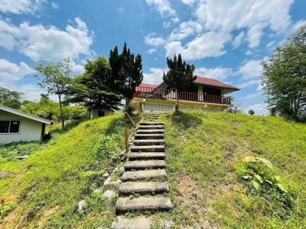 โซนสันทราย ขาย 7 ล้าน เนื้อที่ 5.2 ไร่ แม่แฝก ติดคลองส่งน้ำ พร้อมสิ่งปลูกสร้าง บ้าน 1 หลัง และโกดัง 1 หลัง