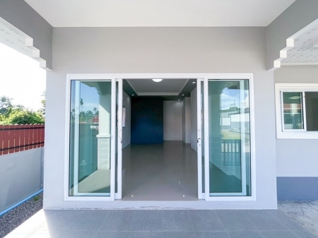 Single house for sale next to the main road Close to many tourist attractions on Koh Samui.