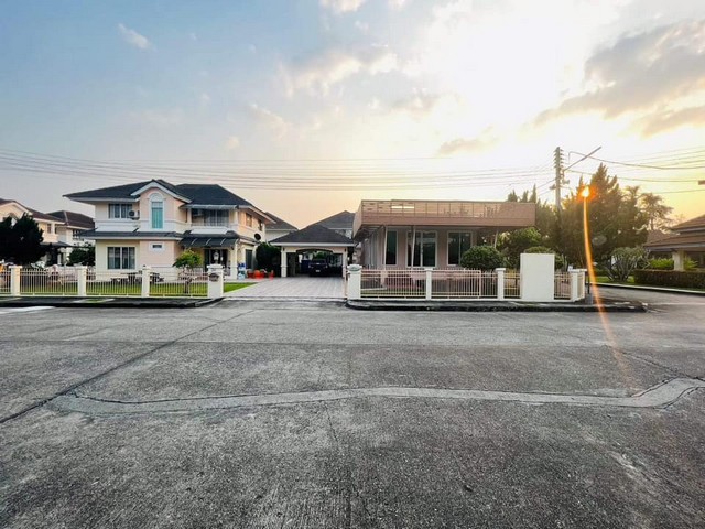 ขายบ้าน164 ตรว. 6.5ลบ. 4นอน 3น้ำ พร้อมสำนักงานอีกหลัง บ้านกาญจน์กนก1 ต.สันกำแพง เชียงใหม่ขายบ้าน เรือนรับรอง หลังงาม พร้อมเข้าอยู่หมู่บ้านกาญจน์กนก โครงการ 1 ต.สันกำแพง อ.สันกำแพง เชียงใหม่ขาย 6.5 ลบ. (6,500,000 บาท) ค่าโอนคนละครึ่งบ้านกว้างมากเนื้อที่ 164 ตรว.มีลานบ้าน มีบ้าน 1 หลัง 2ชั้น หลังใหญ่ 4นอน /3น้ำ มีออฟฟิศเกือบเท่าบ้านอีก 1หลัง  มีห้องนอน ห้องครัว ห้องโถง  โรงจอดรถ 2 คัน-แอ